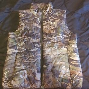 🖤UA camo vest